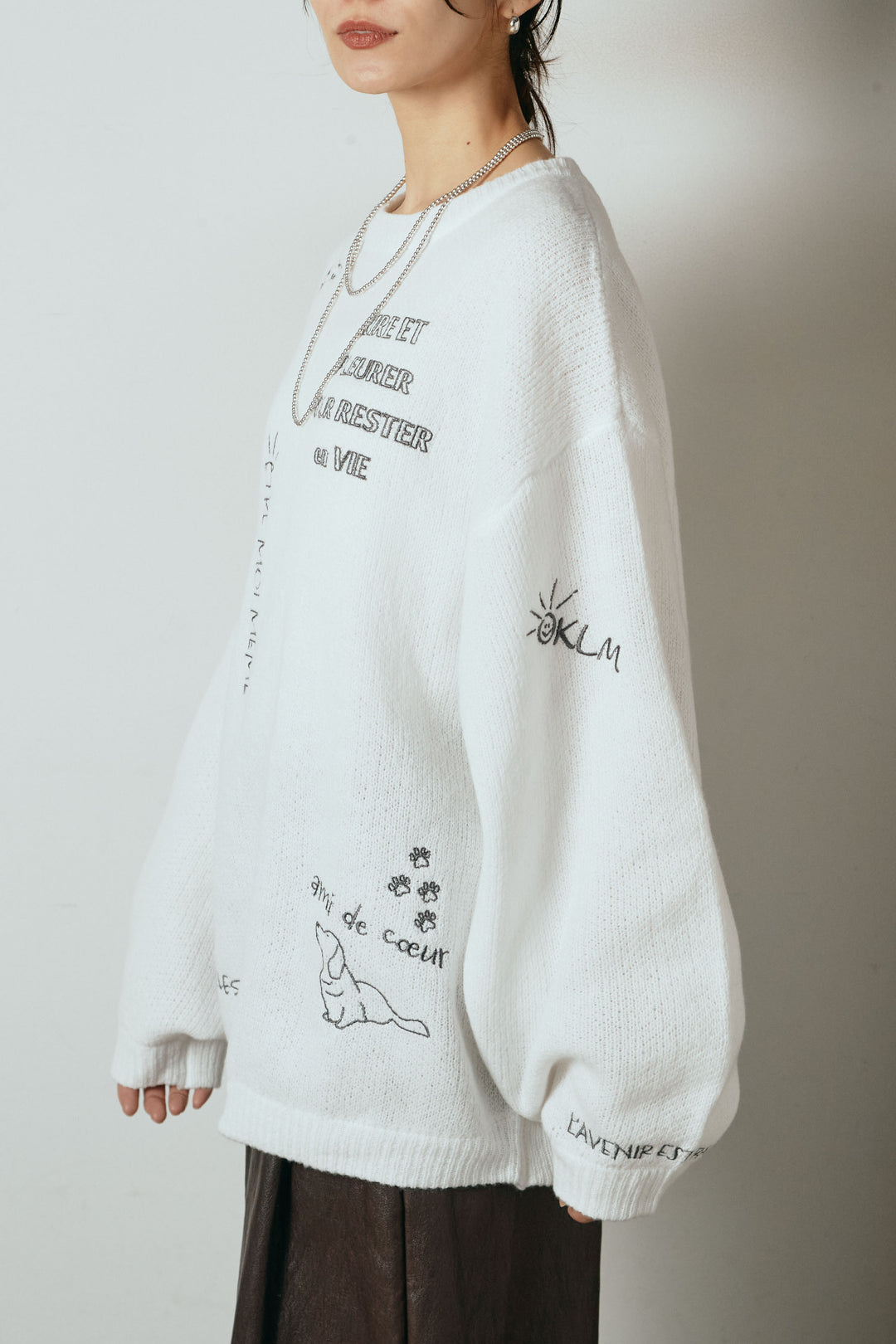 【即納】刺繍ロゴランダムデザインニットトップス