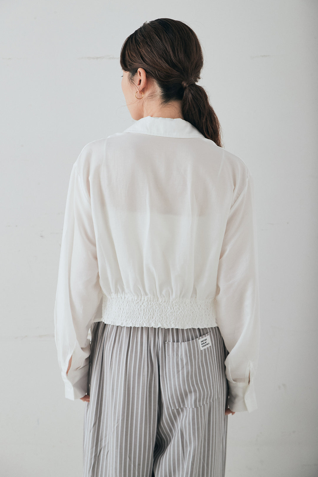 [SET]裾巻きツイストデザインシャツ+ベルト付きサイドタックワイドパンツ(2set)