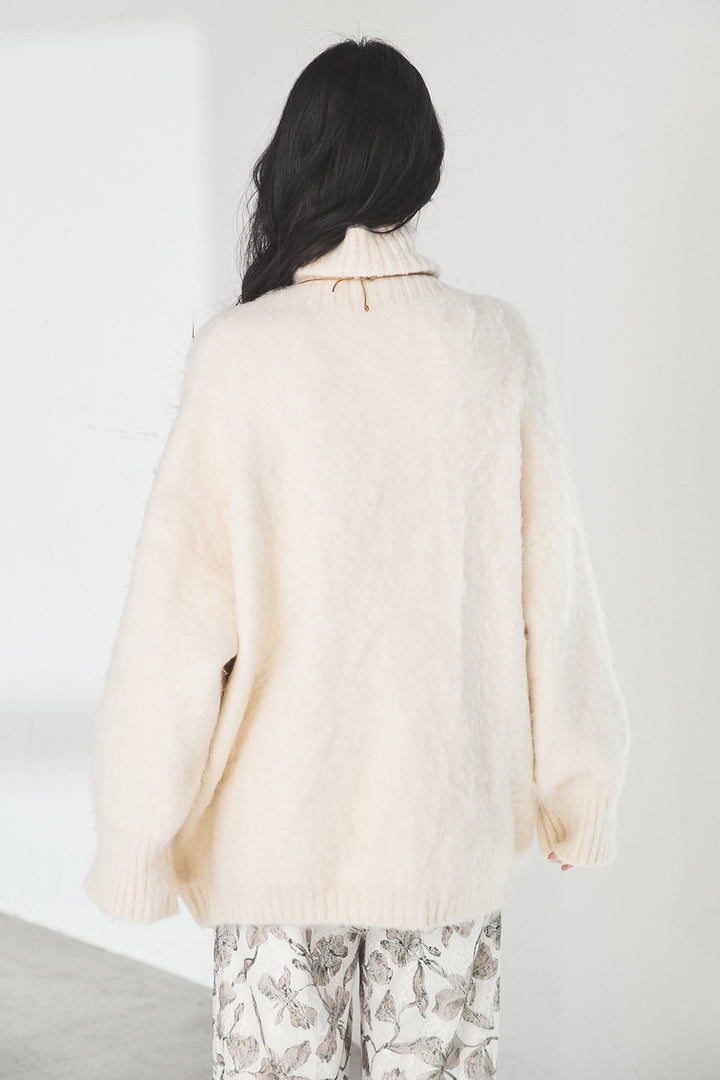 起毛オーバーハイネックニット