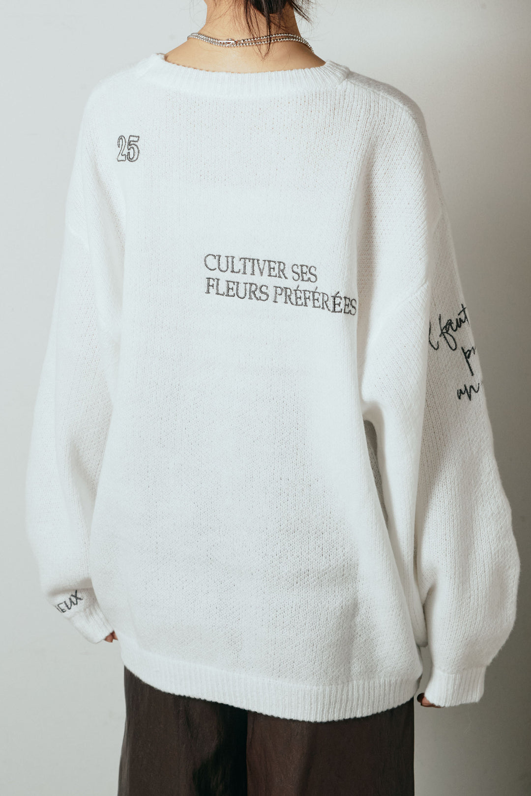 【即納】刺繍ロゴランダムデザインニットトップス