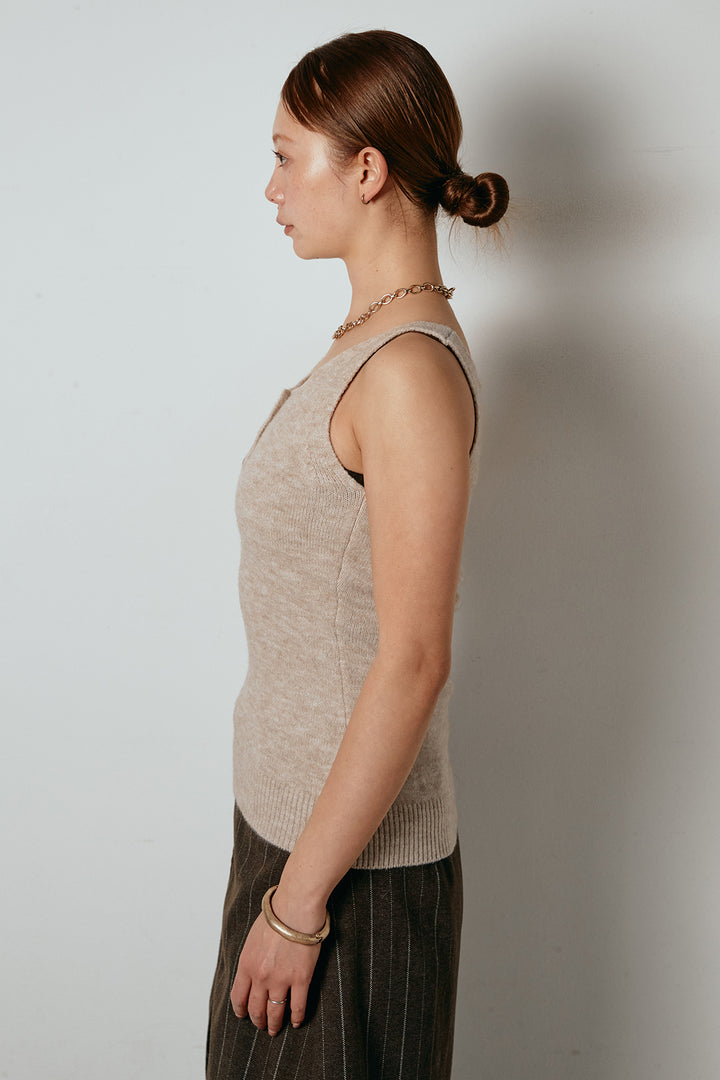 襟付きレイヤードニットトップス