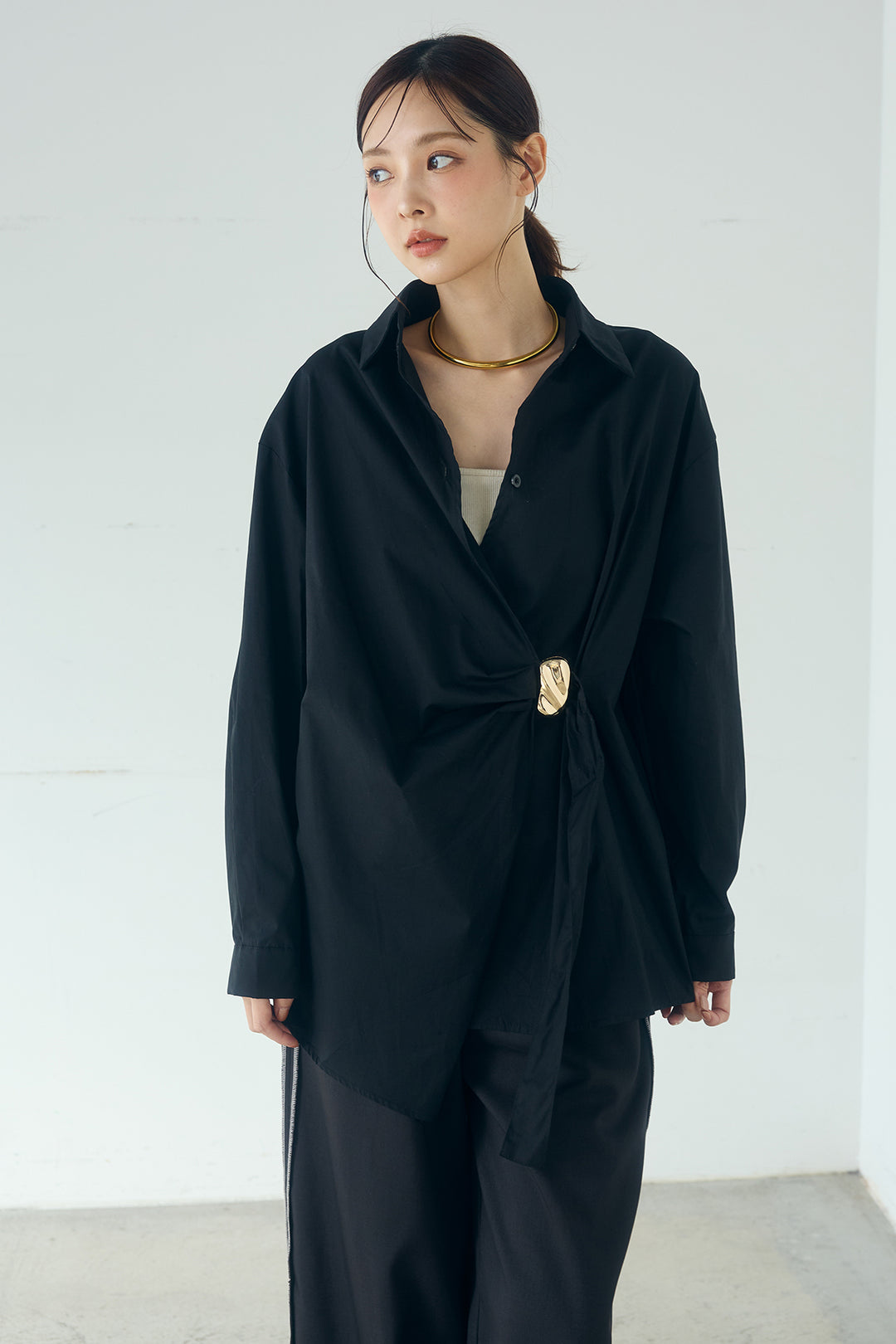 [SET]サイド留め具デザインシャツ+ストライプ柄トラックイージーパンツ(2set)