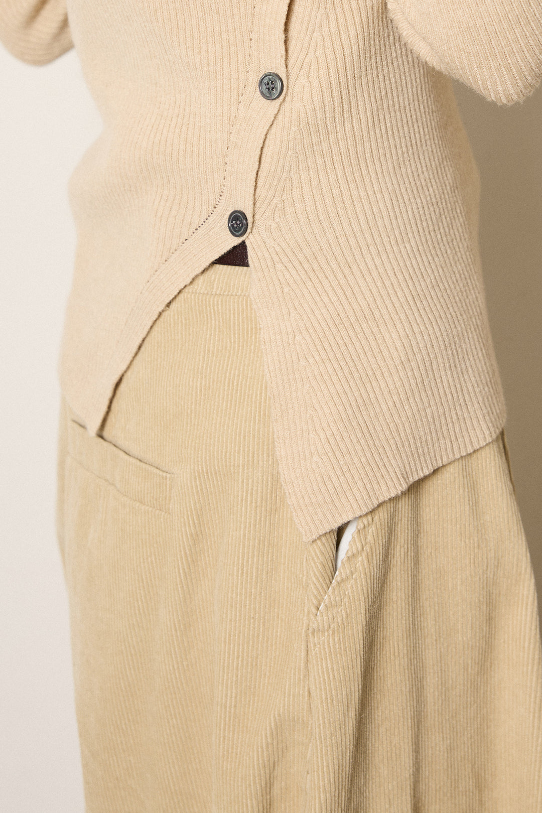 [SET]ケーブル編みケープレイヤードニット+サイドベルトパンツ(2set)