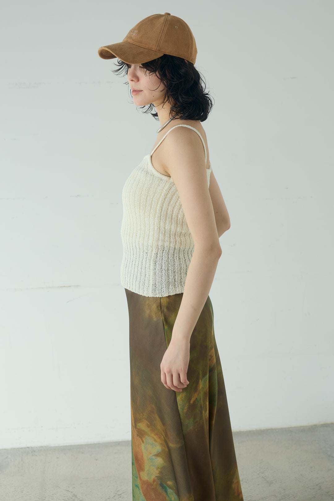 [SET]メッシュ編みビスチェセットVネックプルオーバー+カラーデニムタックカーブパンツ(2set)