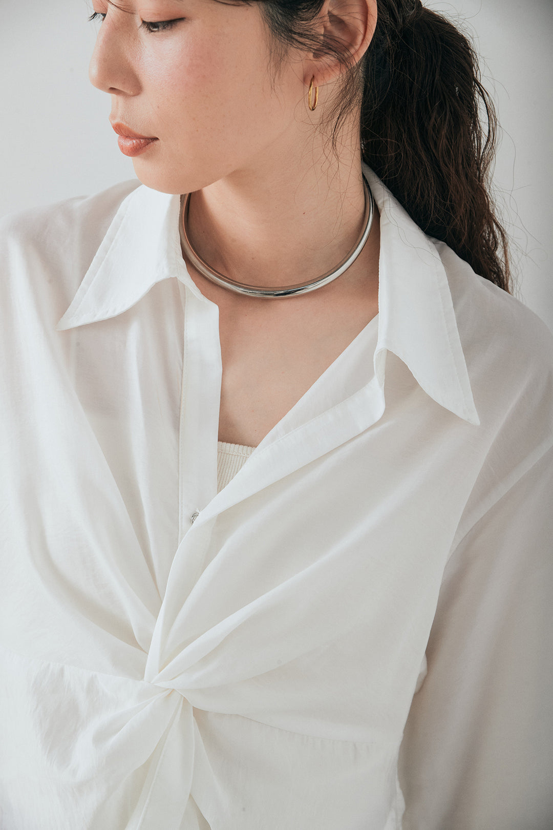 [SET]裾巻きツイストデザインシャツ+ベルト付きサイドタックワイドパンツ(2set)