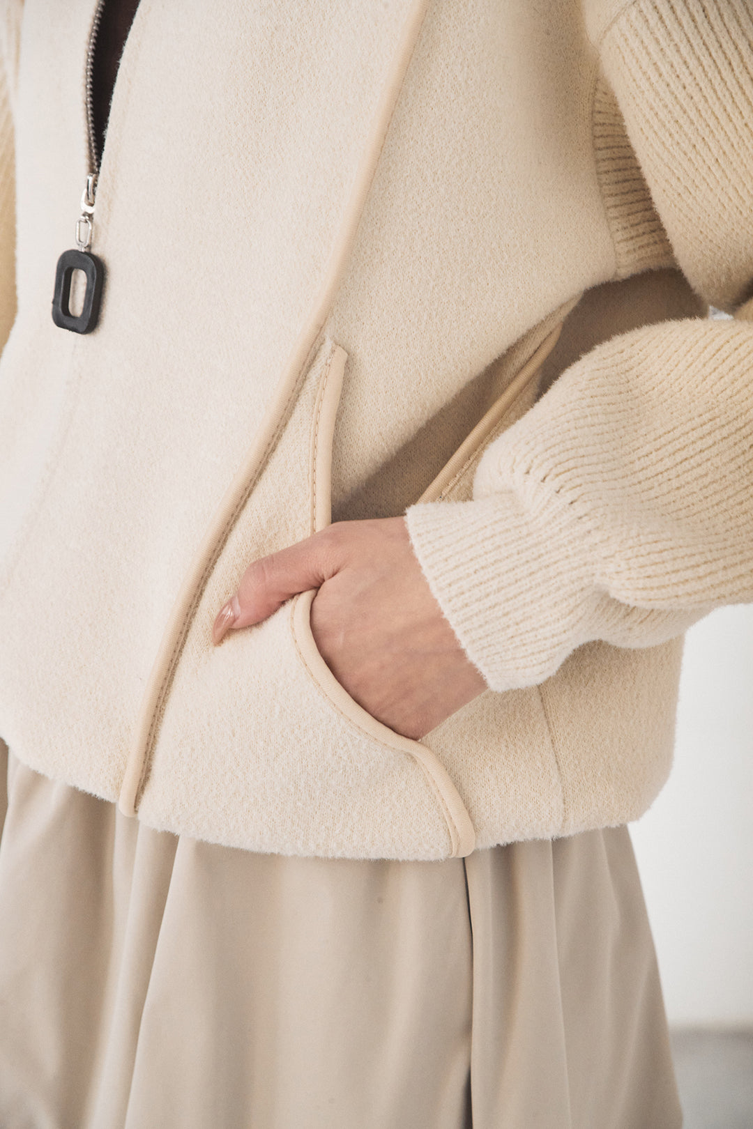 【即納】ハイネックパイピングデザインブルゾン