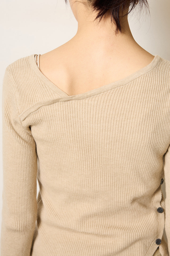 ケーブル編みケープレイヤードニット