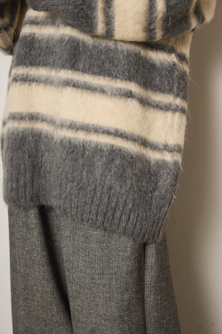 ルーズVネックボーダーニットトップス