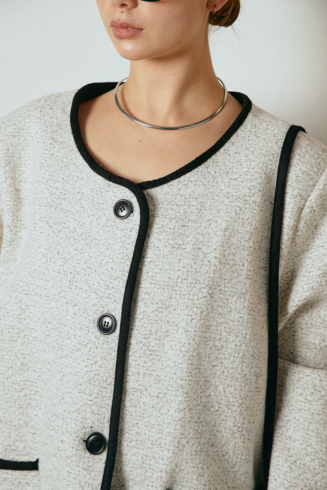 [SET]ノーカラーマフラーバッグ付きアウター+花柄刺繍ベロアフレアスカート(2set)