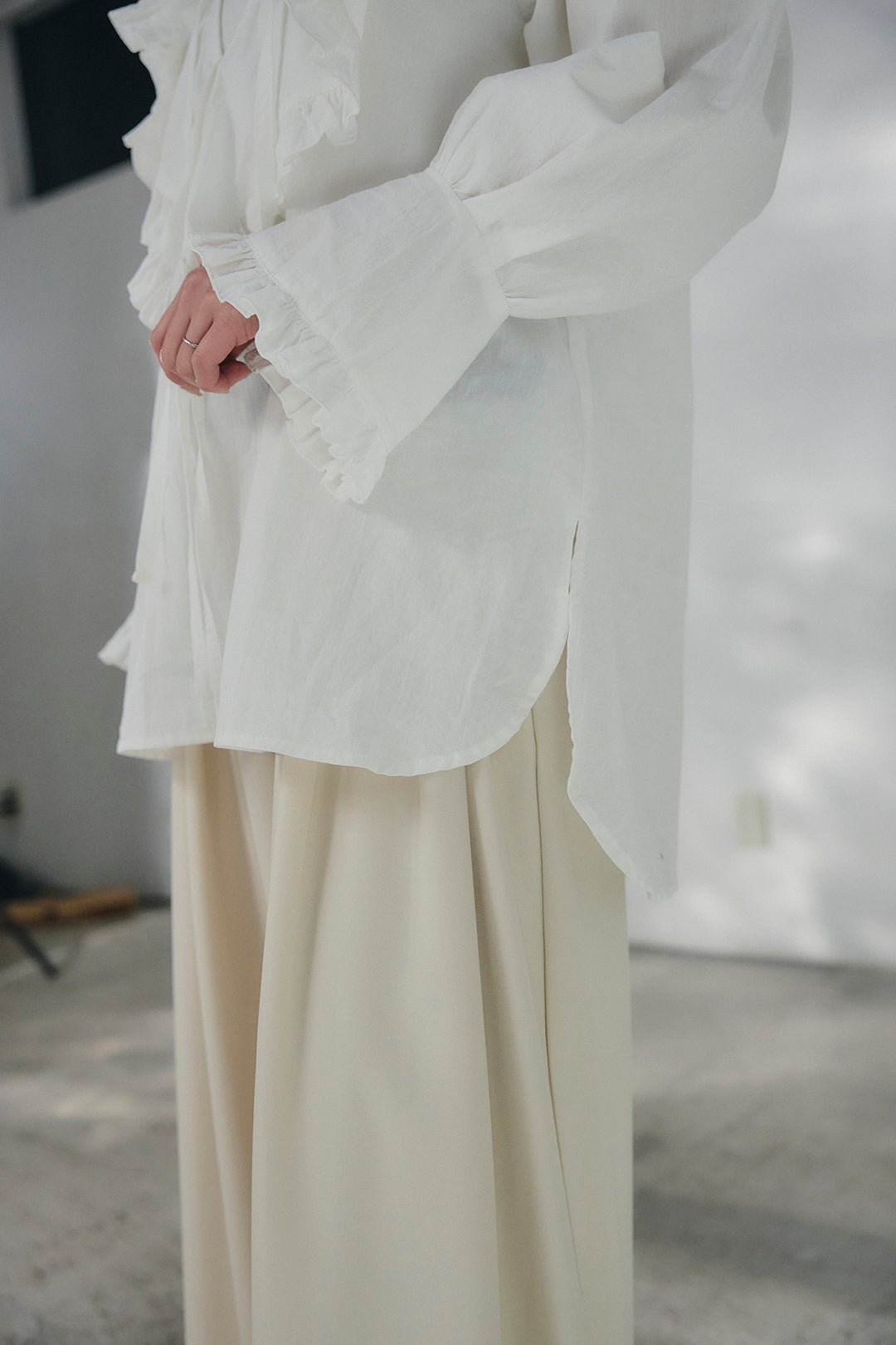 [SET]ノーカラーデニムポケットジャケット+コットンフリルブラウス+ベルト付きタックデザインハイウエストロングパンツ(3set)