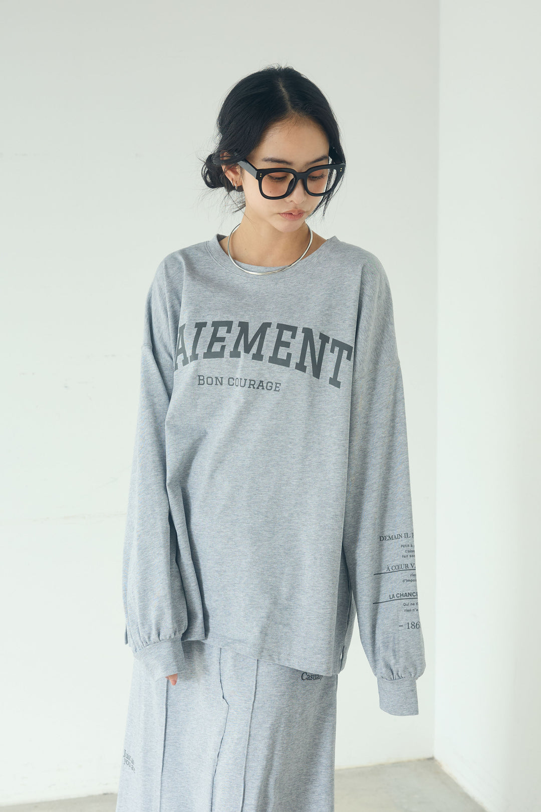 [SET]クリアダンボールプルオーバー+斜めボタンタック入りスラックス+フロントロゴビッグプルオーバー(3set)