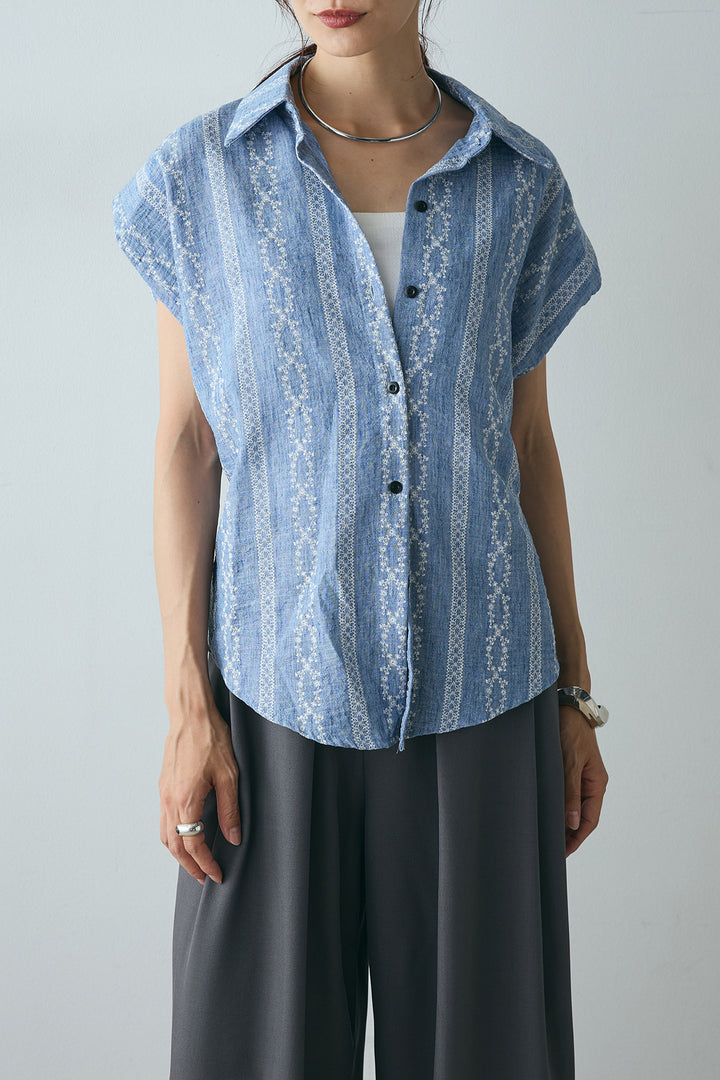 ノースリーブライン刺繍デザインシャツ