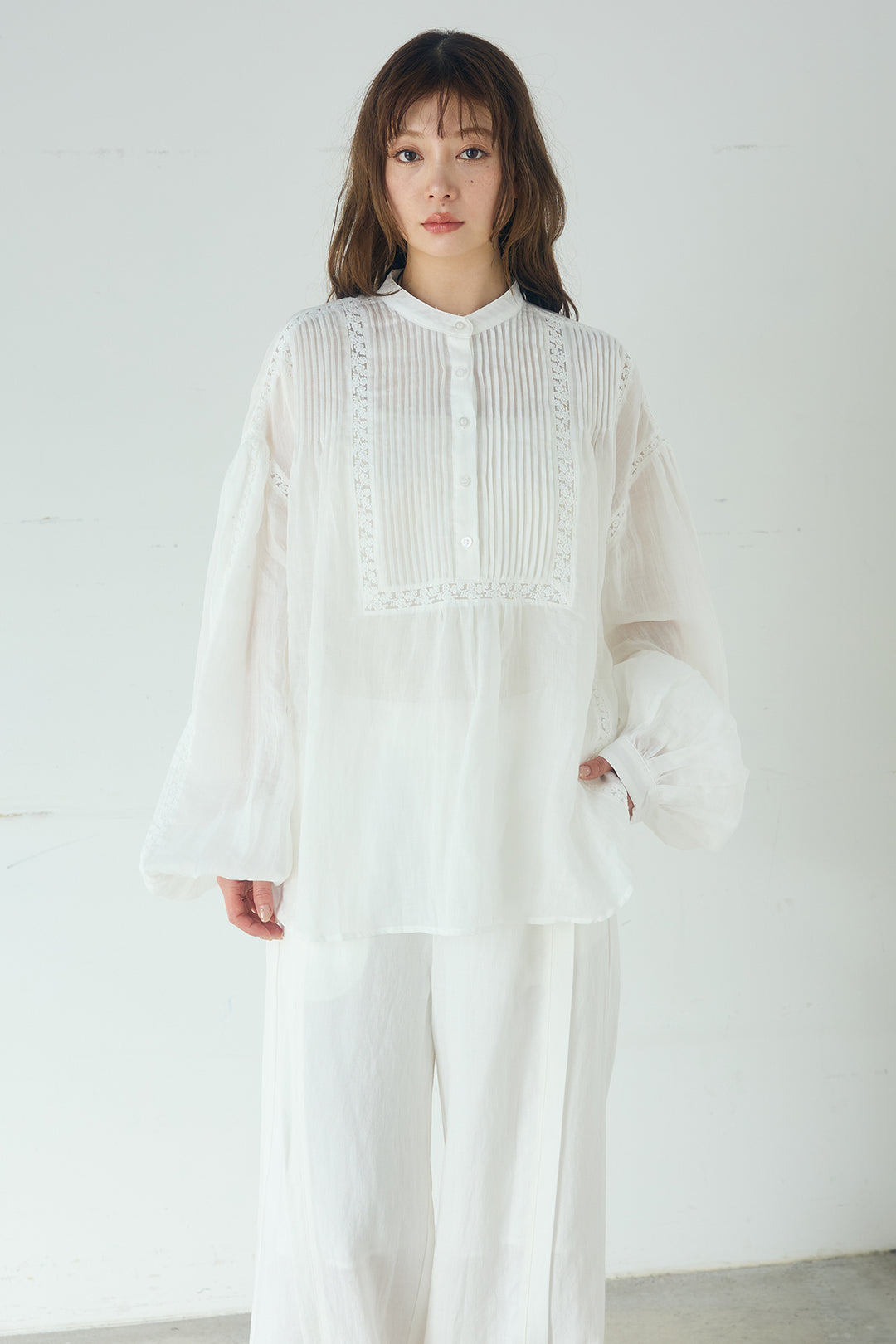 [SET]レース刺繍ラインバンドカラーシャツ+リネン混サイドベルトパンツ(2set)