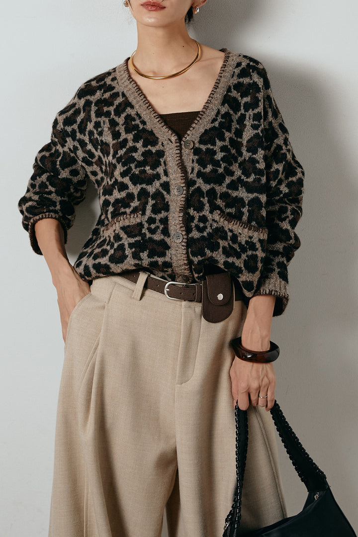 ステッチデザインレオパードニットカーディガン
