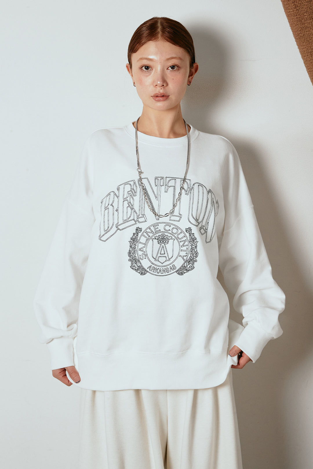 [SET]フロントロゴスウェットプルオーバー+フェイクレザー太ベルト付きタックワイドパンツ(2set)