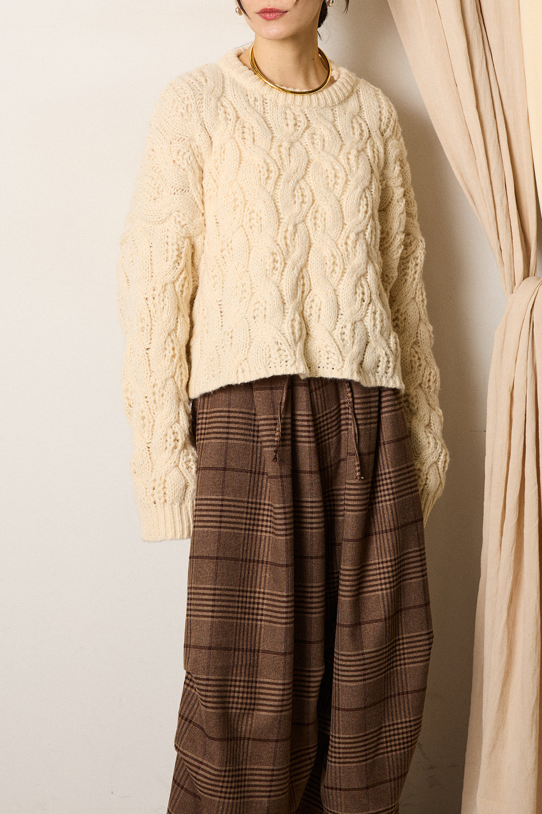 [SET]ケーブルリラックスショートニット+箔プリントBIGシルエットロングスリーブTシャツ+レオパードジャガードニットパンツ(3set)