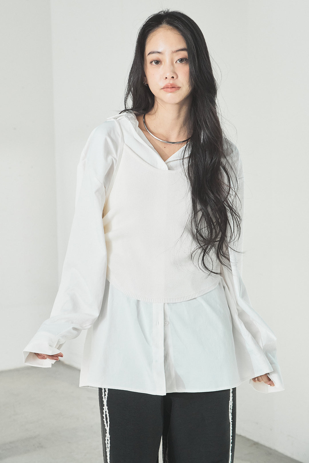 [SET]ニットキャミ付きシャツ+刺繡テープラインパンツ(2set)