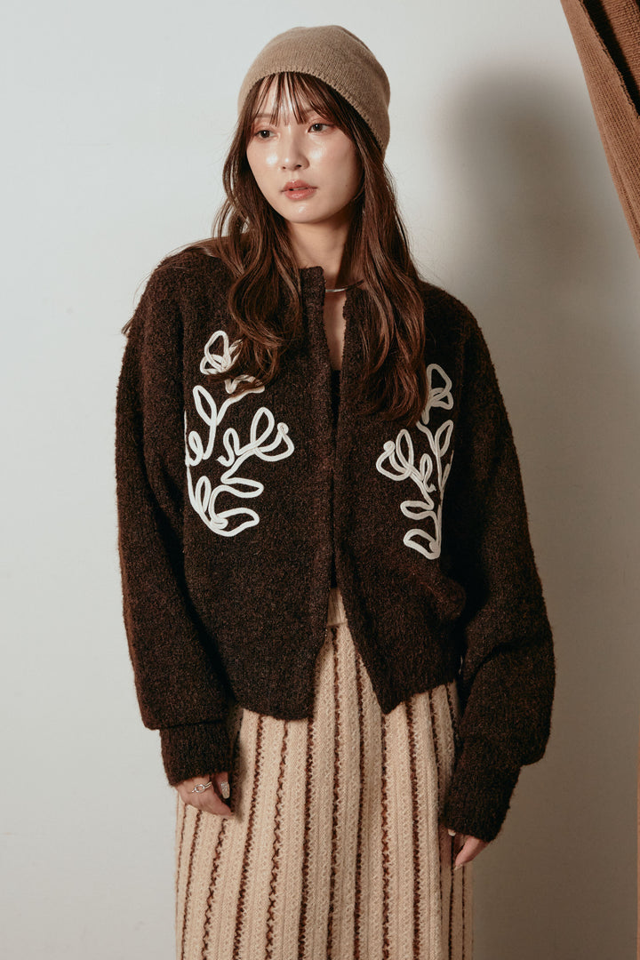 テープ刺繍ニットカーディガン