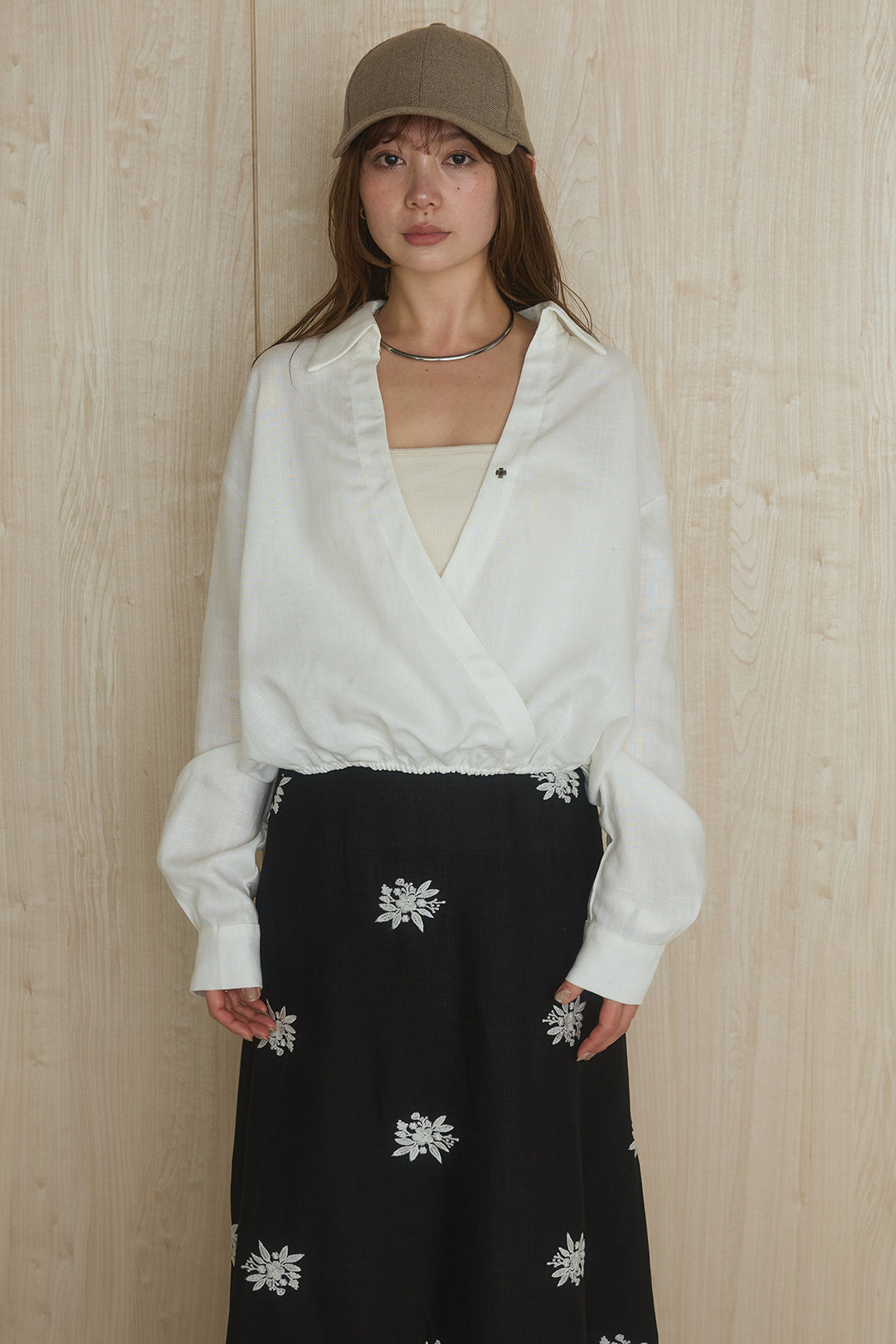 [SET]麻混襟付きトップス+レースコンビフラワー刺繍柄スカート(2set)