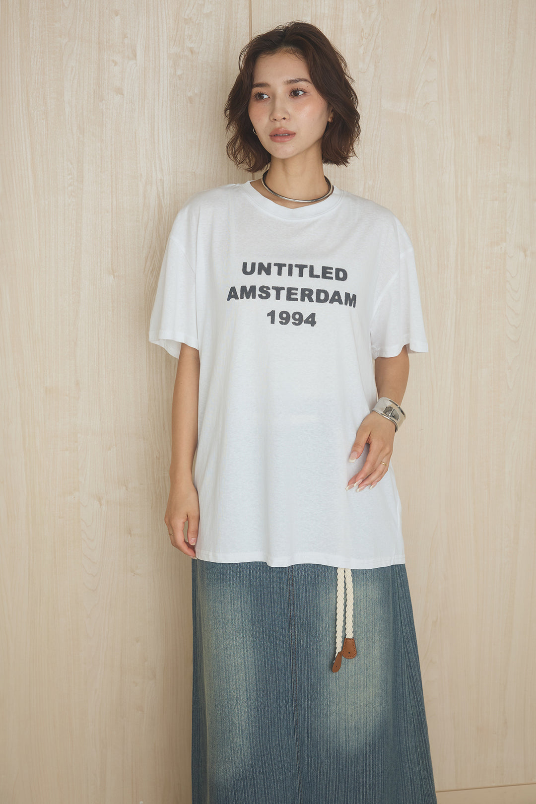 [SET]英字フロントロゴプリントTシャツ+ベルト付きデニムタイトスカート(2set)