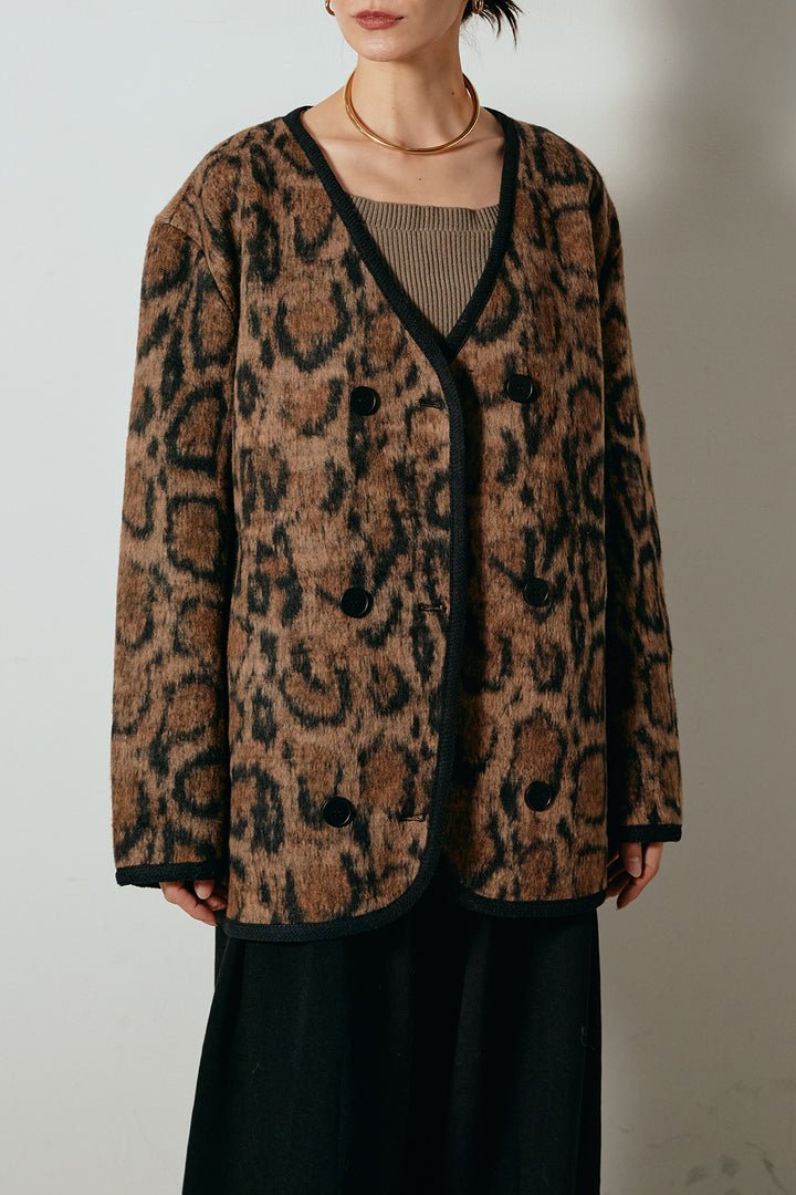 ノーカラーレオパード柄アウター