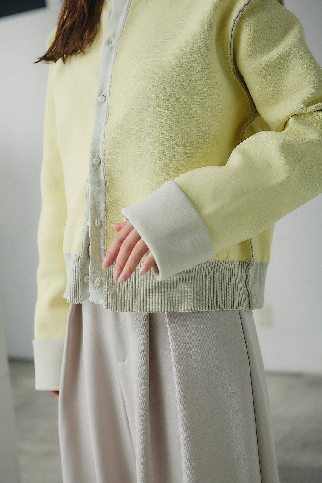 [SET]リバーシブル配色ニットカーディガン+ベルト付きツータックワイドパンツ(2set)