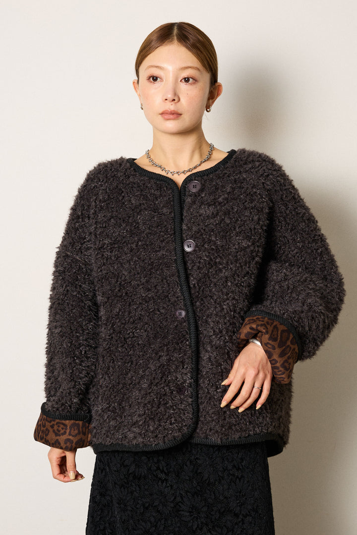 ノーカラー裏地レオパードボアアウター