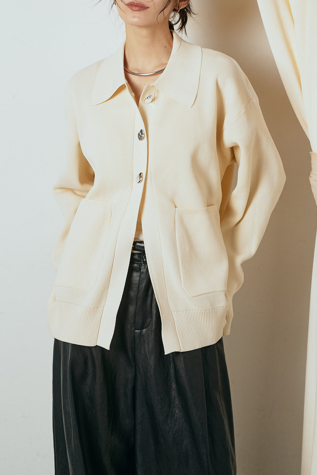 [SET]メタル釦衿付きニットカーディガン+ベルト付きレザーライクタックパンツ(2set)