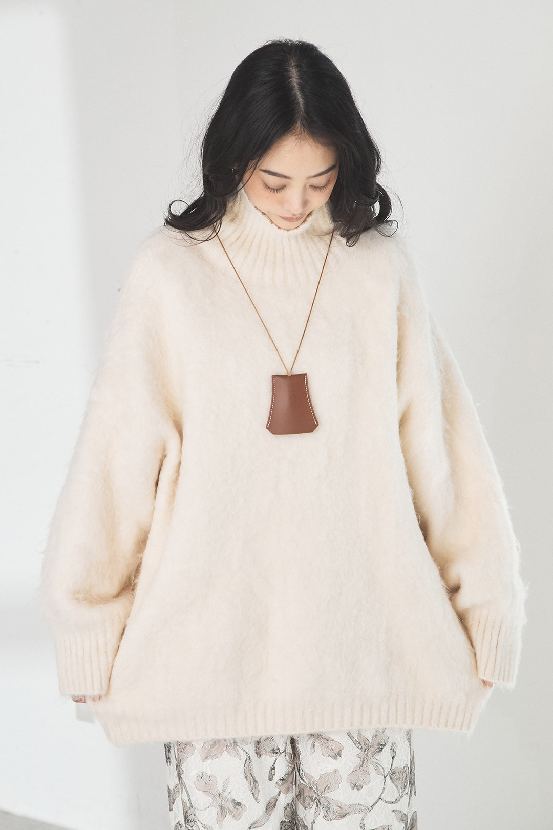 起毛オーバーハイネックニット