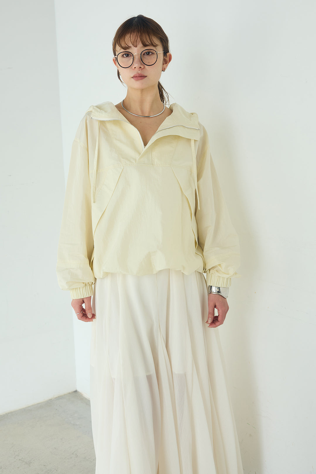 [SET]ナイロンフーディーブルゾンアウター+シアーフリルキャミワンピース(2set)