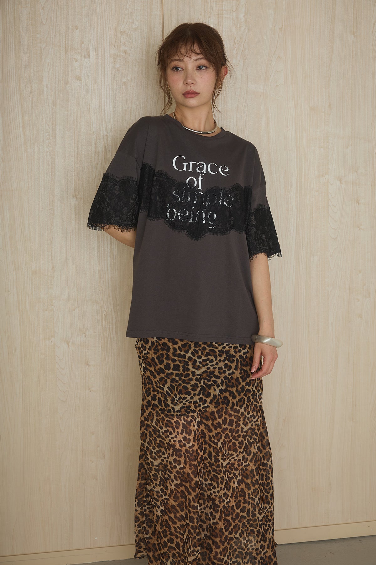 レースロゴプリントTシャツ – ESICA