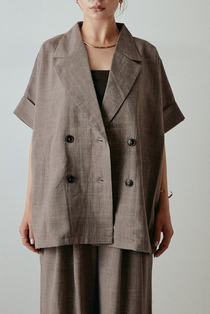 a_tops_2_693d8896-ae83-4234-