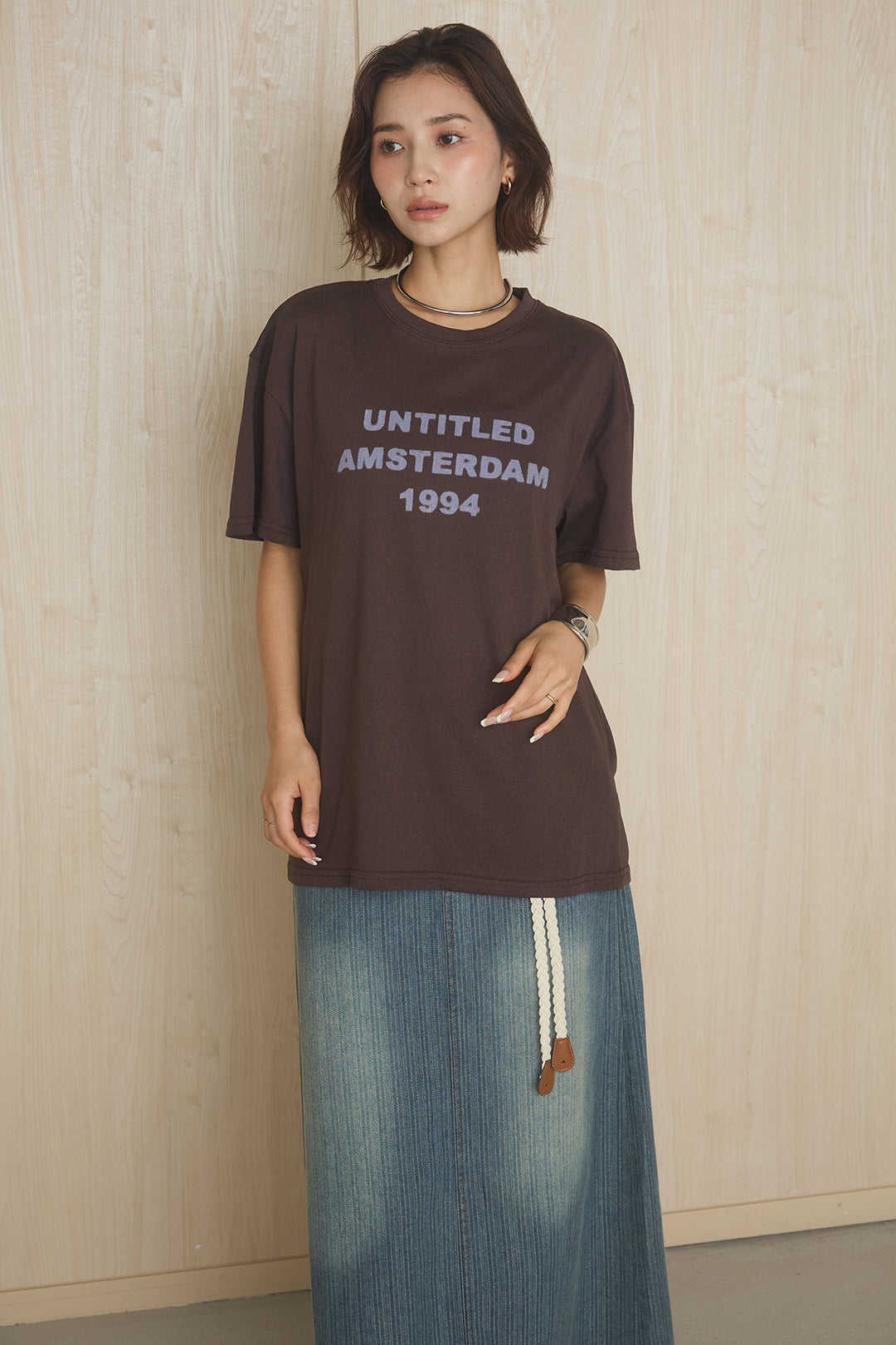 [SET]英字フロントロゴプリントTシャツ+ベルト付きデニムタイトスカート(2set)