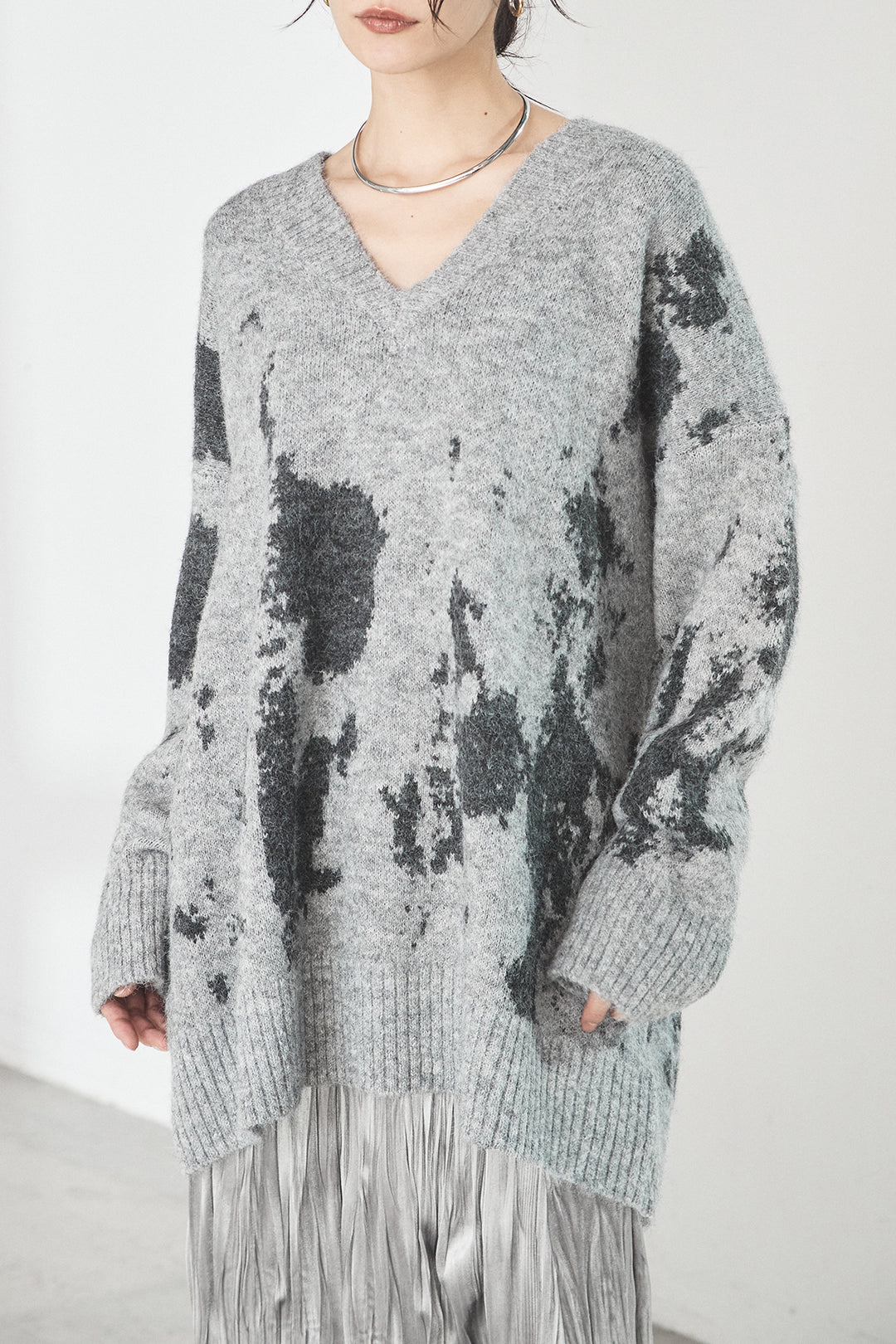 [SET]アブストラクト柄ニットプルオーバー+ベロアロングプリーツスカート(2set)