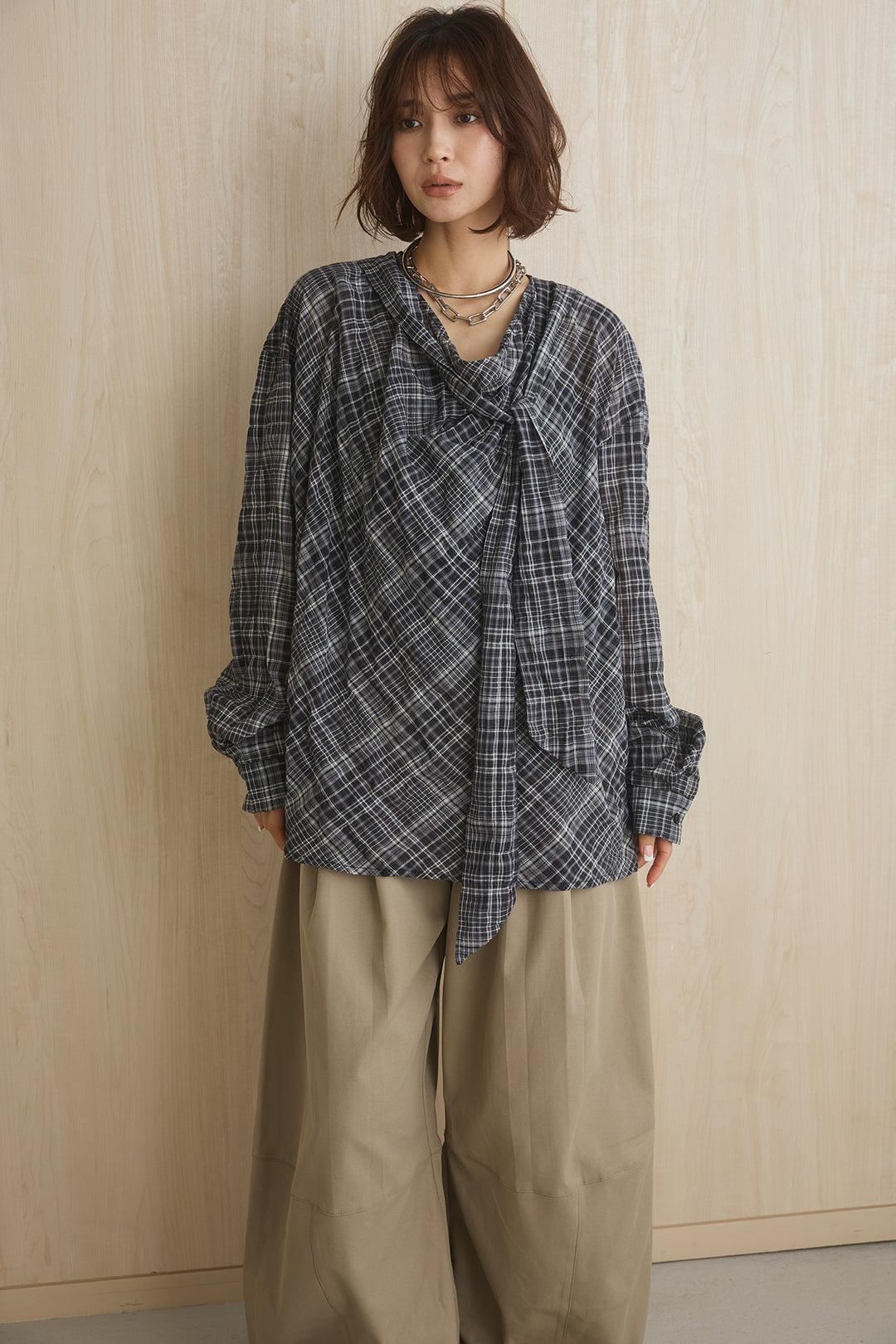 [SET]ネック紐付きワッシャーチェックブラウス+ダブルスキニーベルト付きカーブパンツ(2set)