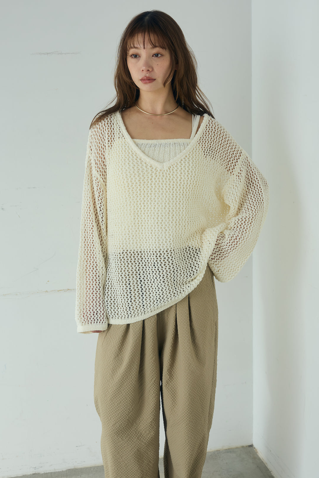 [SET]メッシュ編みビスチェセットVネックプルオーバー+カラーデニムタックカーブパンツ(2set)