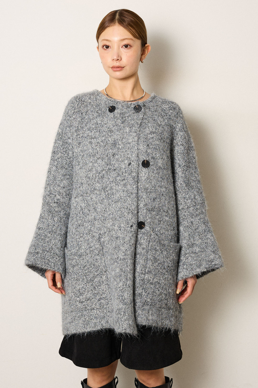 [SET]アシンメトリーボタンニットカーディガン+リラックスコーデュロイハーフパンツ(2set)