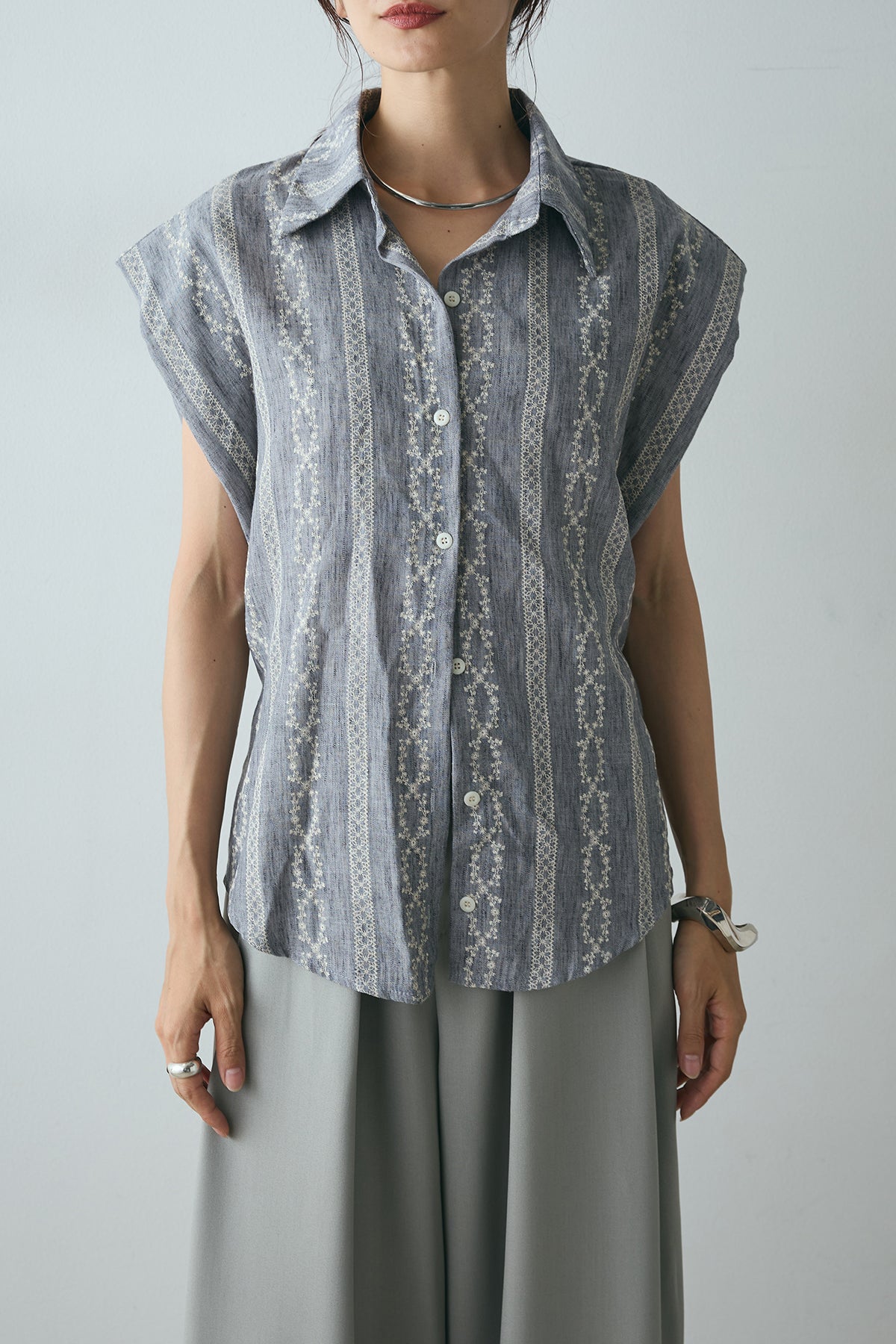 ロゴシアートップス　ライトグレー　ブラック　esica エシカ　frene TOPS – ESICA