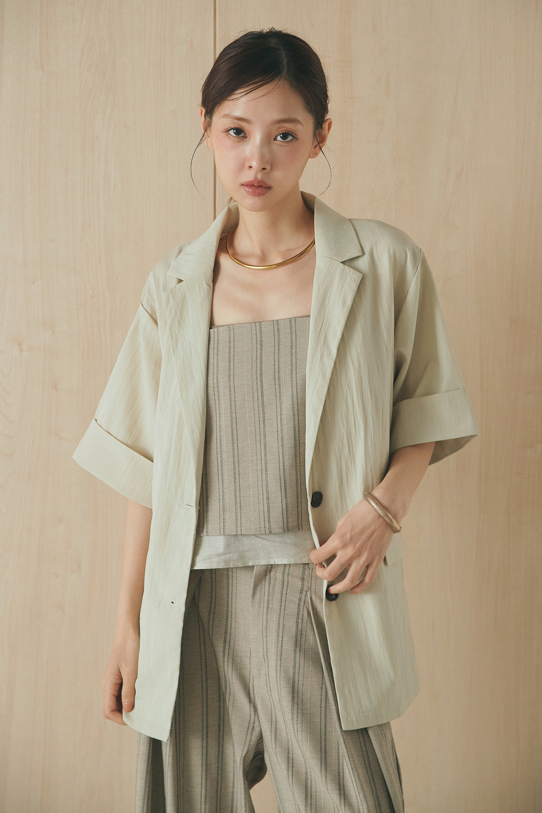 [SET]リネンライクテーラードハーフスリーブジャケット+リネンストライプタックワイドパンツ+リネンストライプレイヤードキャミ(3set)