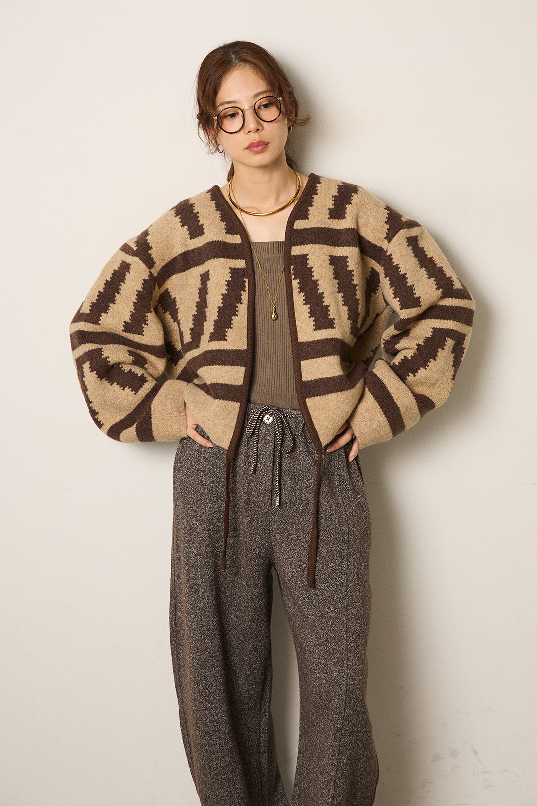 幾何学柄ノーカラーカーディガン