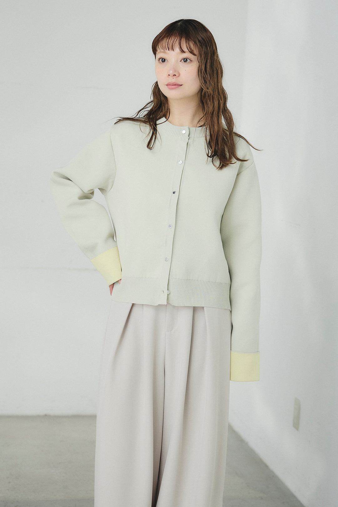 [SET]リバーシブル配色ニットカーディガン+デニムライクヘリンボーンタックパンツ(2set)