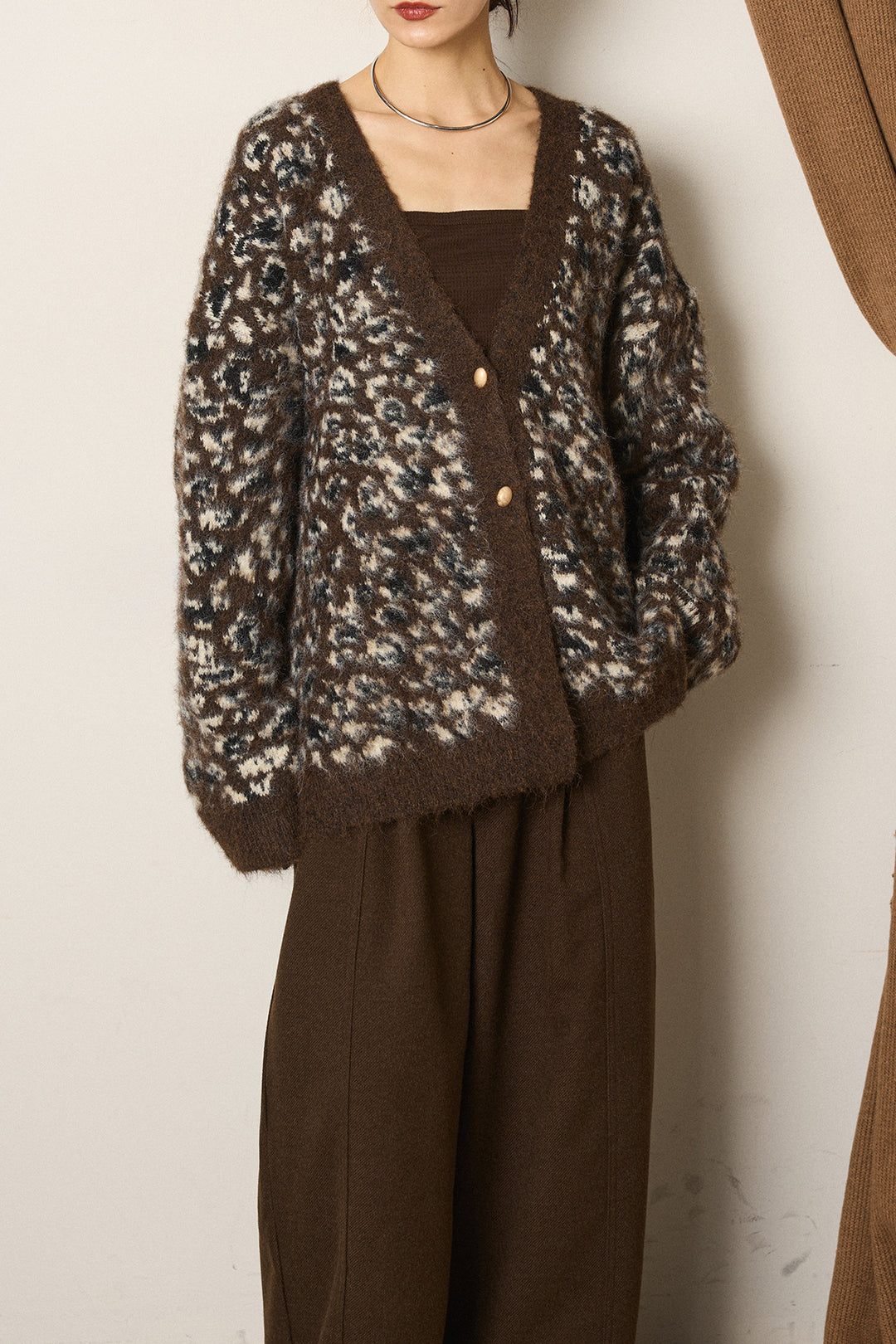 【即納】起毛Vネックレオパード柄ニットカーディガン
