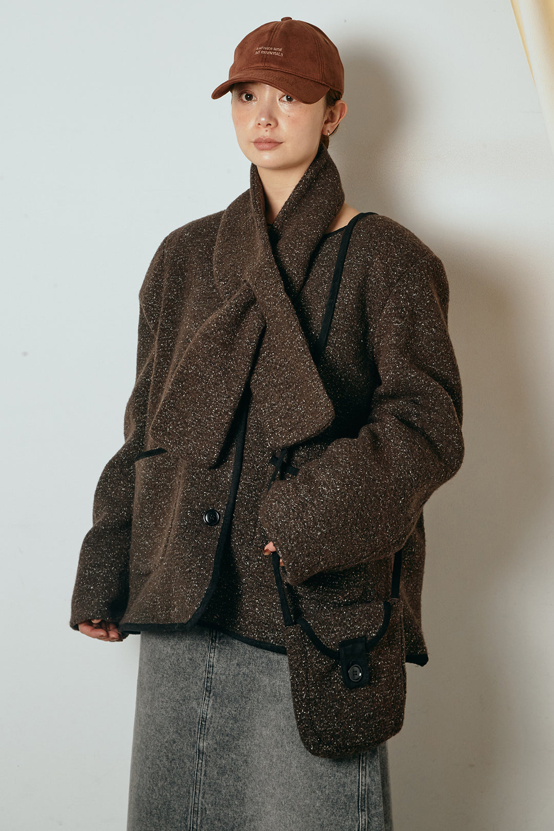 [SET]ノーカラーマフラーバッグ付きアウター+花柄刺繍ベロアフレアスカート(2set)