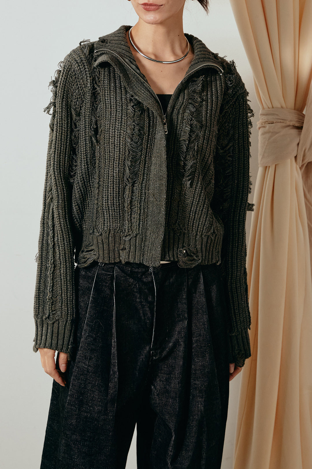 ハイネックフリンジジップニットトップス