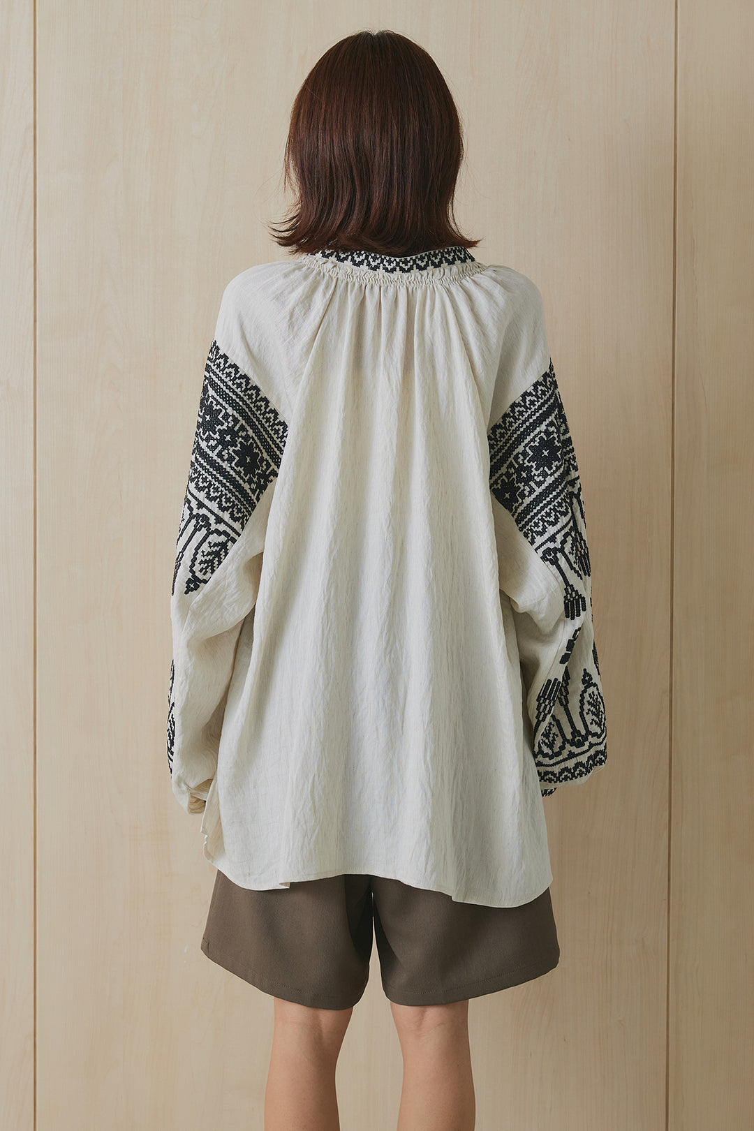 エスニック刺繍パフスリーブブラウス