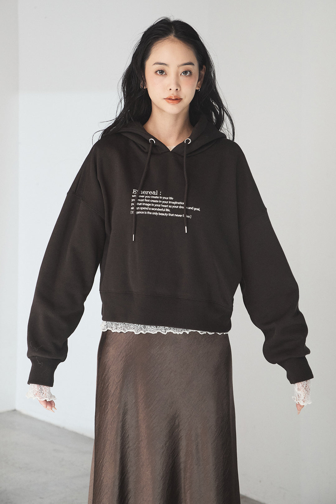 [SET]裏起毛レタリング刺繍フーディショートプルオーバー+チュールレイヤードニットパンツ(2set)