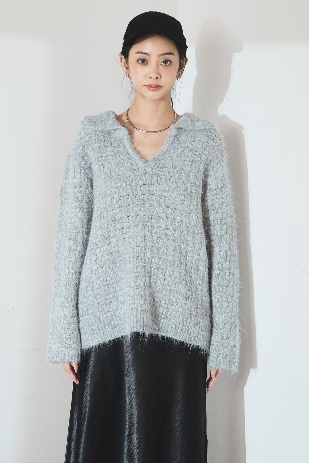 [SET]襟付きVネックニットトップス+裾レースデザインサテンスカート(2set)