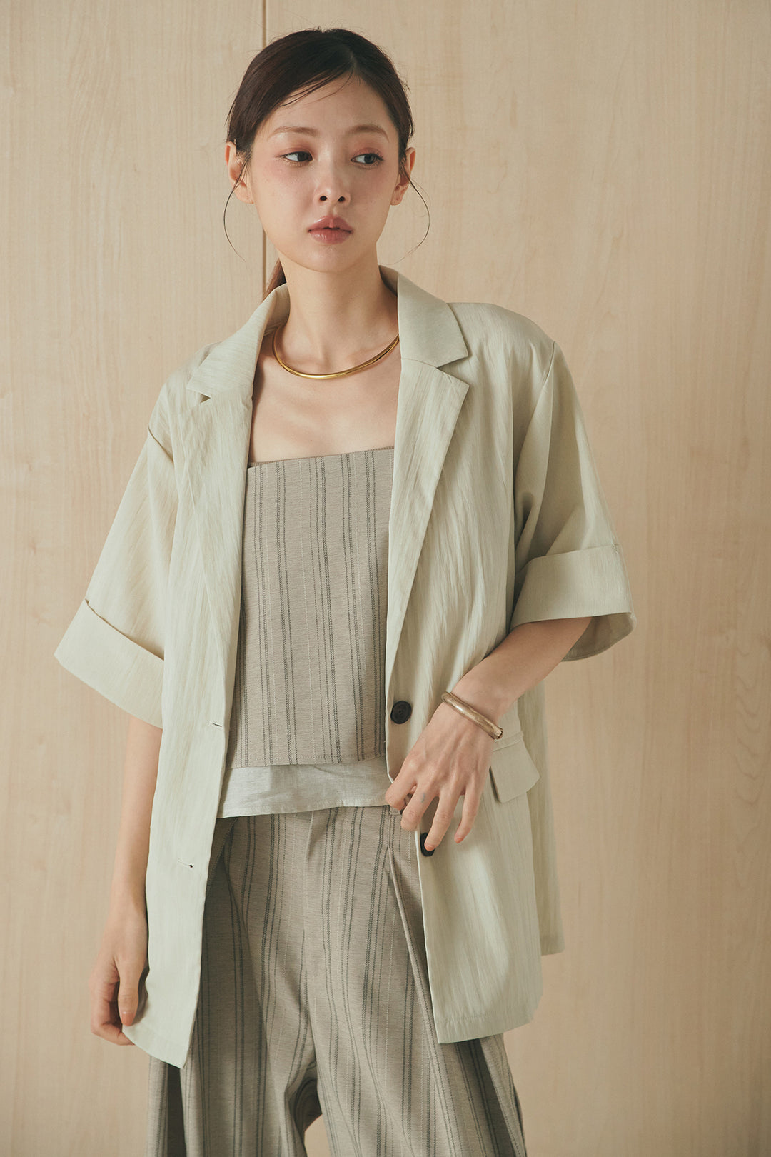 [SET]リネンライクテーラードハーフスリーブジャケット+リネンストライプタックワイドパンツ+リネンストライプレイヤードキャミ(3set)
