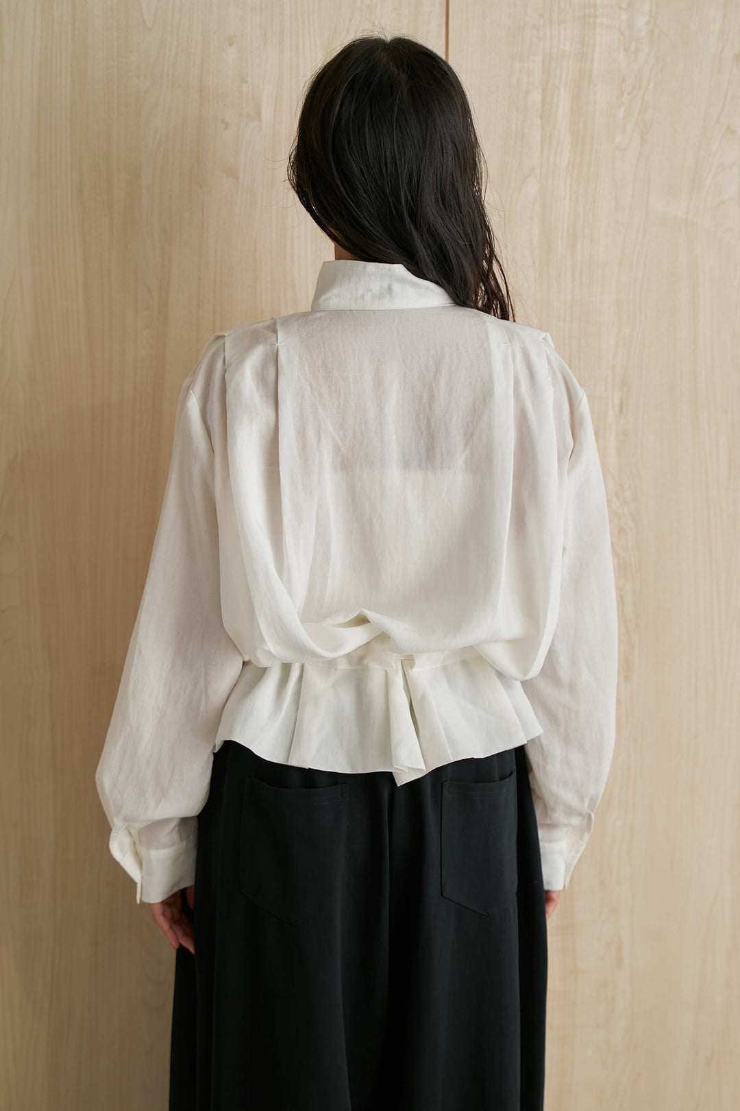 [SET]ハイネックウエストシェイプシャツ+スタッズ付きニーサイドタックスウェットパンツ(2set)