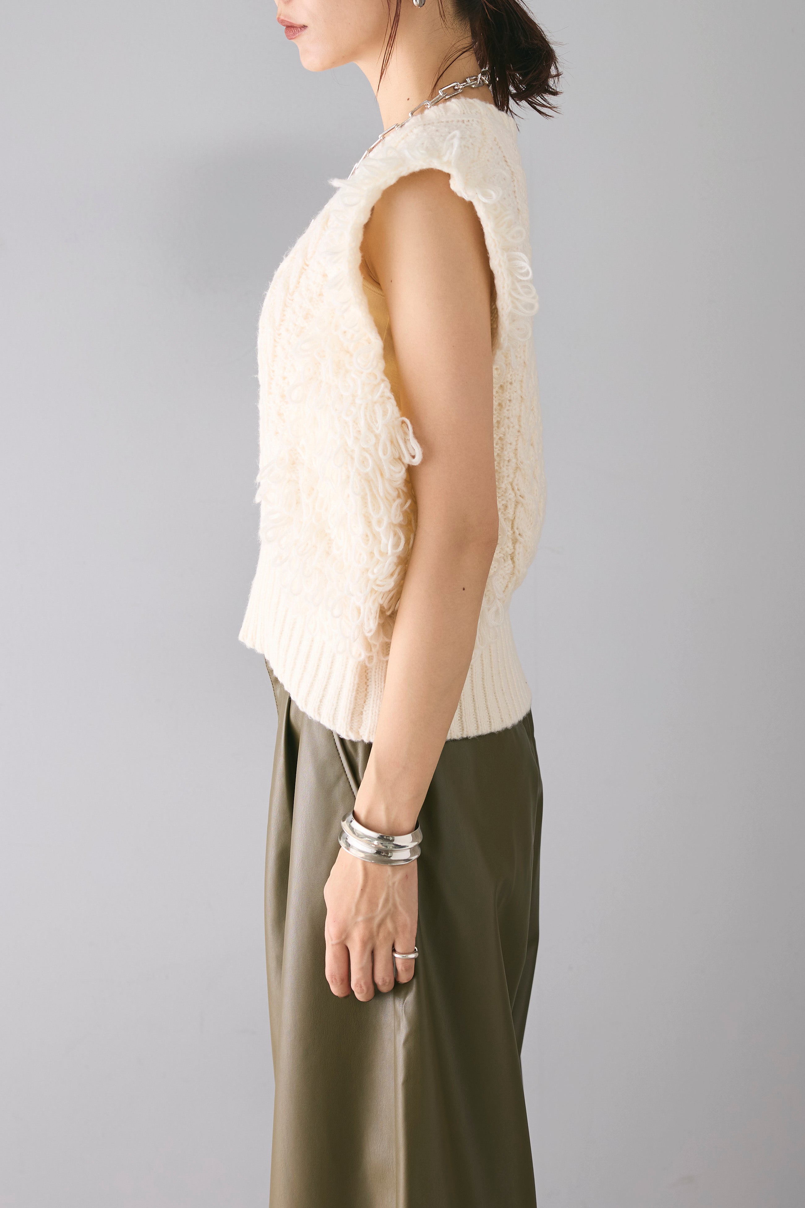 ループヤーンフリンジベスト – ESICA